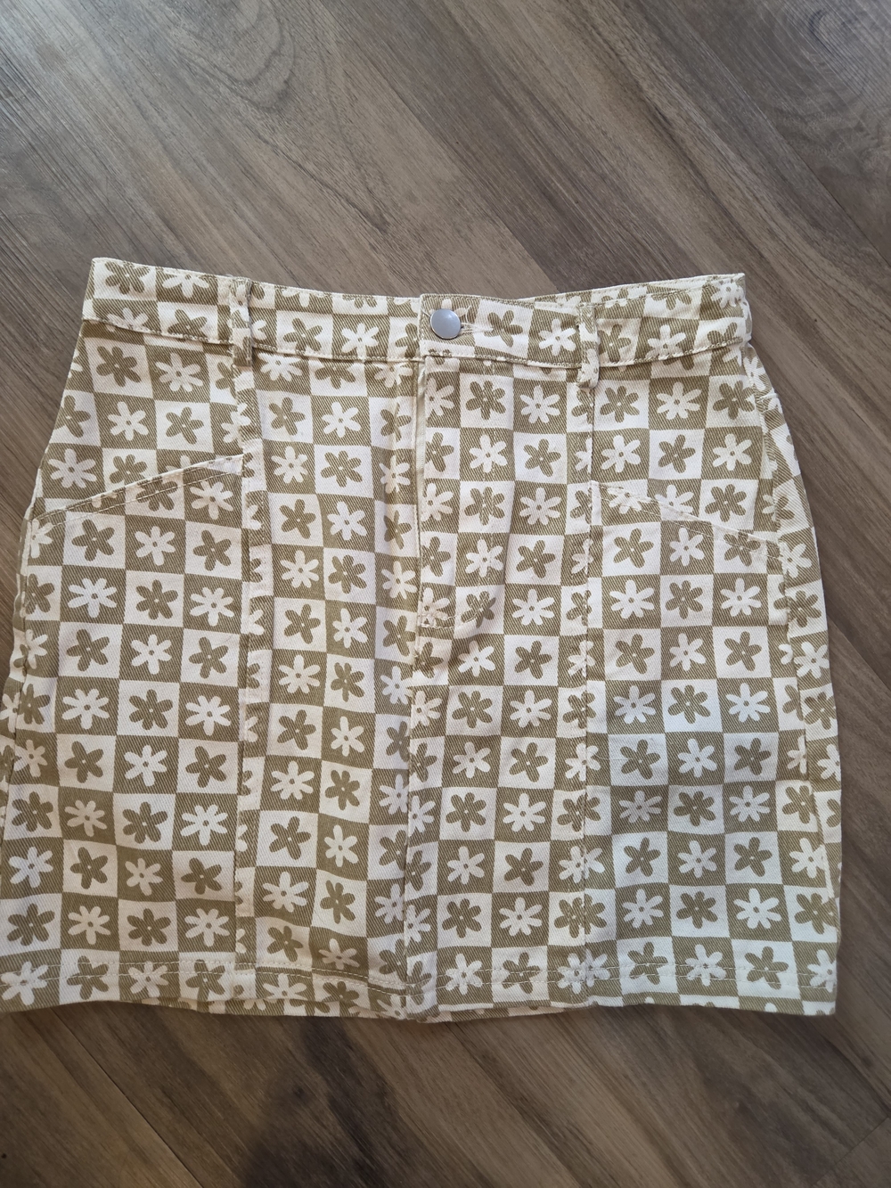 Le Lis Beige and White Floral Check Mini Skirt